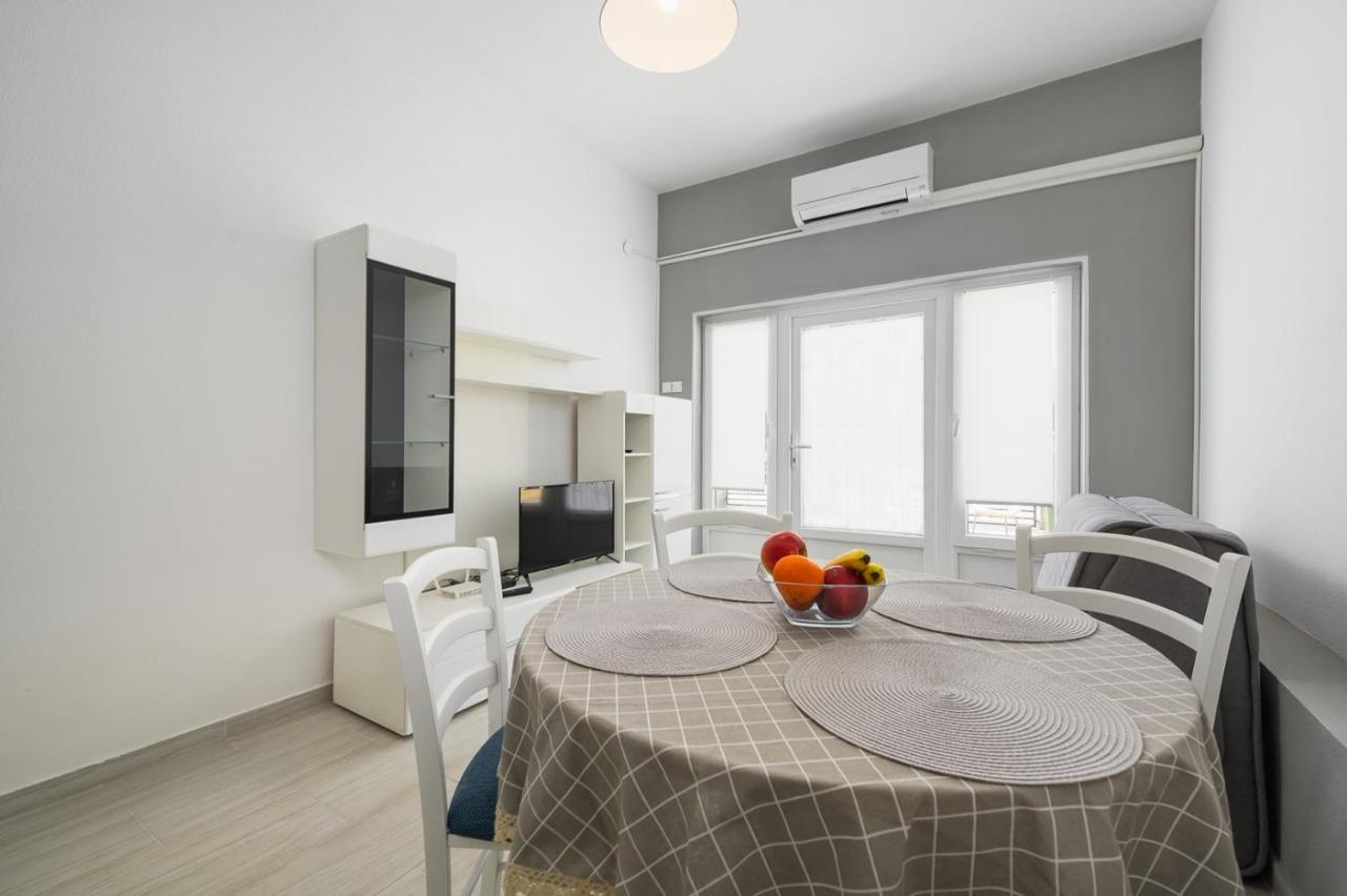 House With Apartments Mila Umag Exterior photo